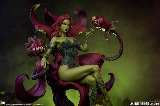 Tweeterhead DC Comics Poison Ivy Maquette - 6