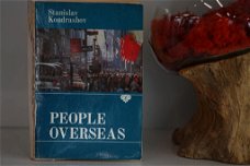 Buch ''People Overseas''. Autor: Stanislav Kondrashov.