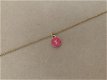 Ketting met roze letter logo munt - 0 - Thumbnail