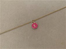 Ketting met roze letter logo munt