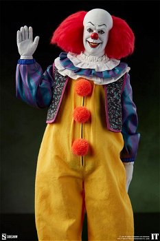 Sideshow Pennywise action figure - 2