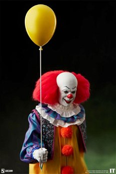 Sideshow Pennywise action figure - 4