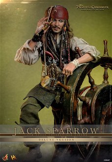 Hot Toys Pirates Of The Caribbean Dead Men Tell No Tales Jack Sparrow Deluxe DX38