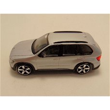 Bmw X5 1:43 Bburago zilverkleurig