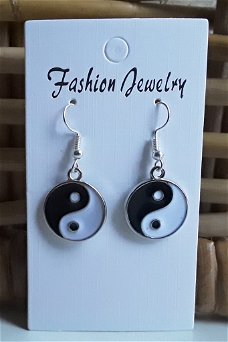 Oorbellen yinyang / yin en yang / yin yang / yin and yang