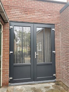 Terrasdeuren/ kunststof/ borstwering/vakverdeling/houtlook