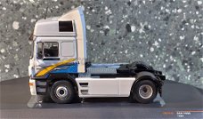 MAN F2000 1994 wit 1:43 Ixo V985