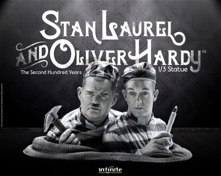 Infinite Stan Laurel and Oliver Hardy statue - 0