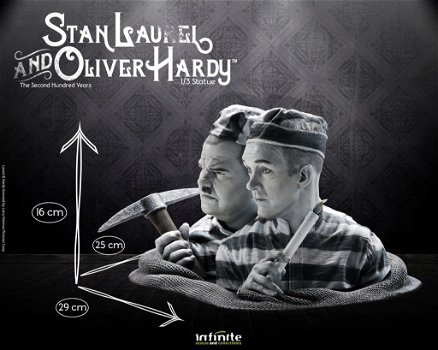 Infinite Stan Laurel and Oliver Hardy statue - 5
