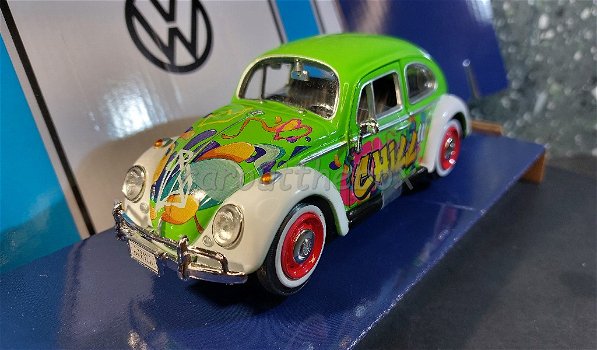 Volkswagen Kever graffiti groen 1/24 Motormax - 1
