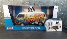 Volkswagen T3 graffiti wit 1/24 Motormax - 4 - Thumbnail