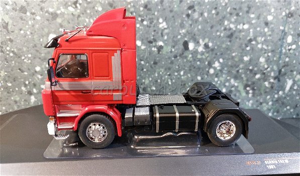 Scania 142 M 1981 rood 1:43 Ixo V987 - 0