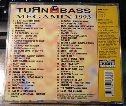 De originele CD Turn Up The Bass Megamix 1993 van Arcade. - 1
