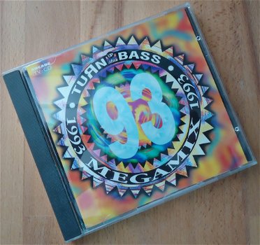 De originele CD Turn Up The Bass Megamix 1993 van Arcade. - 4