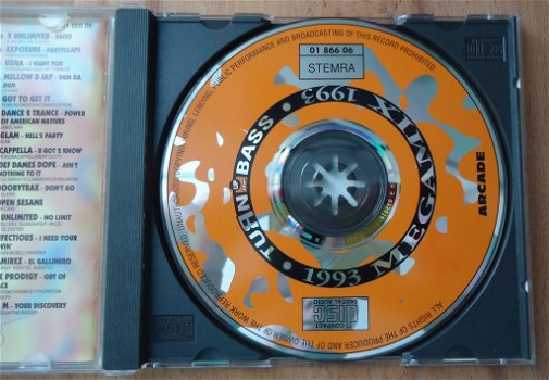 De originele CD Turn Up The Bass Megamix 1993 van Arcade. - 6
