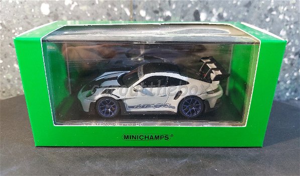 Porsche 911 GT3 RS 1:43 Minichamps Mi103 - 3