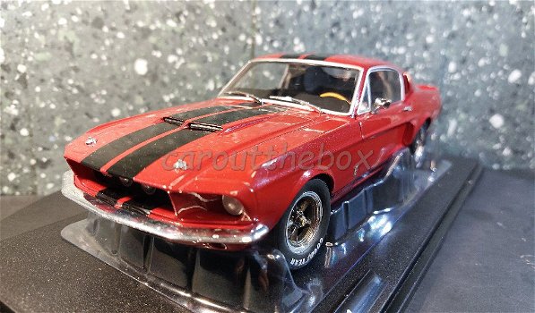 Ford Mustang Shelby GT500 rood 1/18 Solido Sol089 - 1