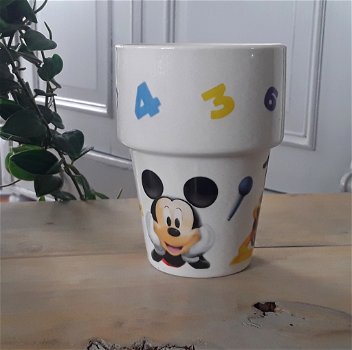 Mok / beker van Disney met erop Mickey Mouse, Pluto, Goofy en getallen - 0