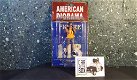 Diorama figuur Car Meet serie 2 figure 2 AD476 1:18 American Diorama - 3 - Thumbnail