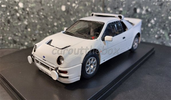 Ford RS 200 wit 1:24 Whitebox WB094 - 1