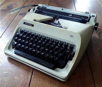 Vintage typemachine van scheidegger met bijbehorende koffer - 0