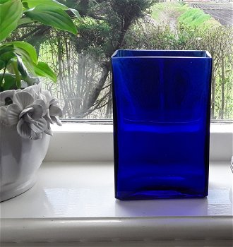 Blauwe glazen vaas - 0