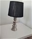 2x Tafellamp met zilveren voet en zwarte kap - 1 - Thumbnail