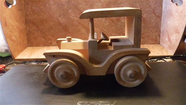 Clasieke houten auto - 0