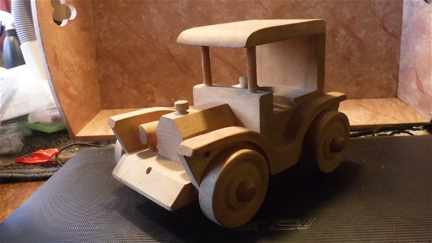 Clasieke houten auto - 1