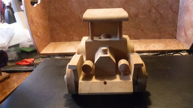 Clasieke houten auto - 2
