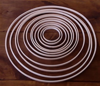 Grote houten ringen (8 cm tm 40 cm) - 1