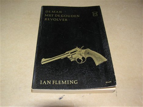 De Man met de Gouden Revolver -Ian Fleming - 0