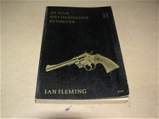 De Man met de Gouden Revolver -Ian Fleming