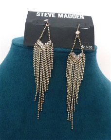 Nieuwe oorbellen van Steve Madden, geprijsd 15 dollar!