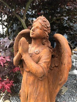 tuinbeeld van een engel ,geborgenheid - 6