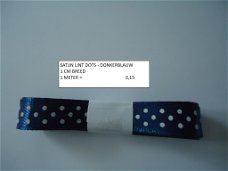 satijn lint donkerblauw dots - 1 meter is 0,15 of 6 stuks voor 0,75