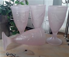 Vintage Luminarc Pink Frosted Fruit Sundae-glazen