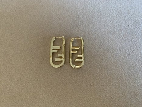 Gouden vierkante hoop letter oorbellen 18k verguld rvs F - 0