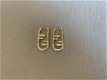 Gouden vierkante hoop letter oorbellen 18k verguld rvs F - 0 - Thumbnail