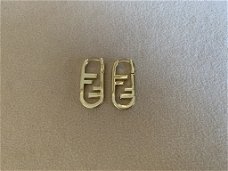 Gouden vierkante hoop letter oorbellen 18k verguld rvs F