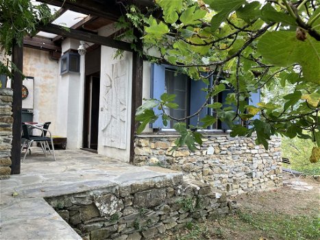 D825 ITALIE! Prachtig huis met atelier en een heerlijk uitzicht in Lucinasco, 15km van de kust. - 2