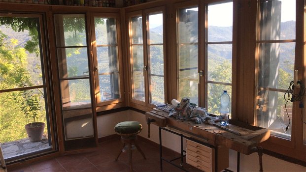 D825 ITALIE! Prachtig huis met atelier en een heerlijk uitzicht in Lucinasco, 15km van de kust. - 4