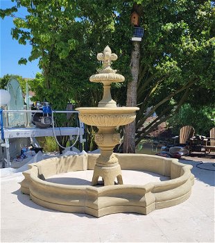 Toscaanse fontein met rand - 1