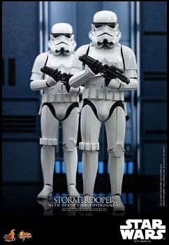 Hot Toys Star Wars Stormtrooper With Death Star MMS736 - 5