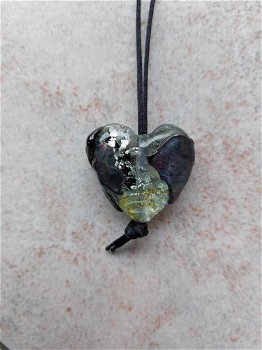 Handgemaakt hart van glas met verstelbaar koordketting. - 1