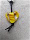Handgemaakt hart van glas geel met oranje sleutelhanger. - 0 - Thumbnail