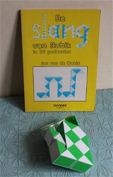 De slang van Rubik in101 gedaanten met slang