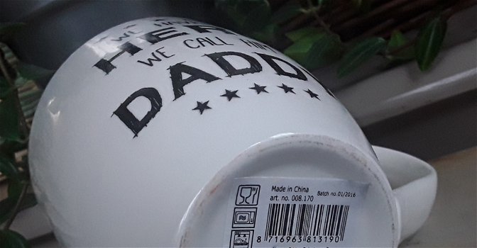 Hele grote mok/ beker: we have a hero, we call him daddy - 2