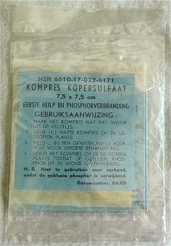 Compressen /Kompres met Kopersulfaat, Fosforbandwonden, Koninklijke Landmacht, 3 stuks, 1966.(Nr.13) - 2