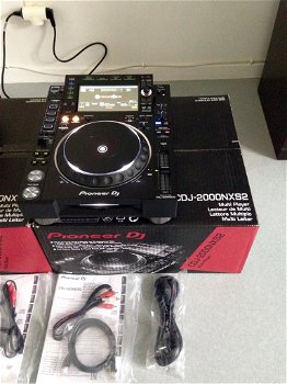 2x Pioneer CDJ-2000NXS2 Multi-Player + 1x Pioneer DJM-900NXS2 DJ-Mixer Beschikbaar voor 2600 EUR - 1